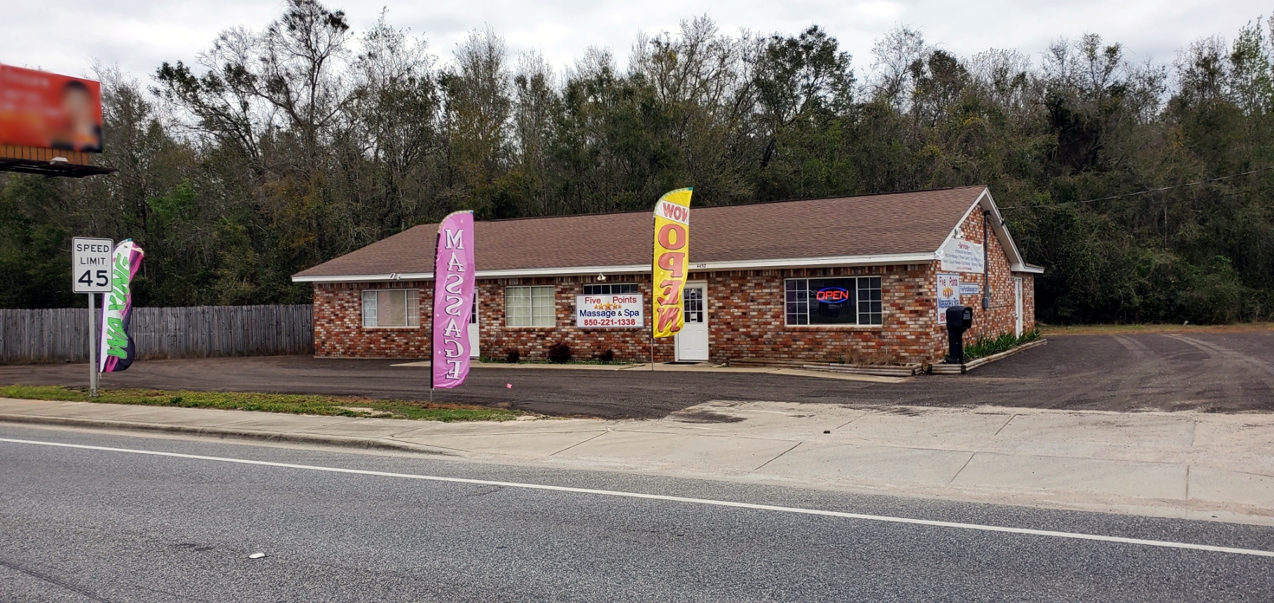 Exterior of Five Points Massage on Avalon Blvd in Milton, Florida