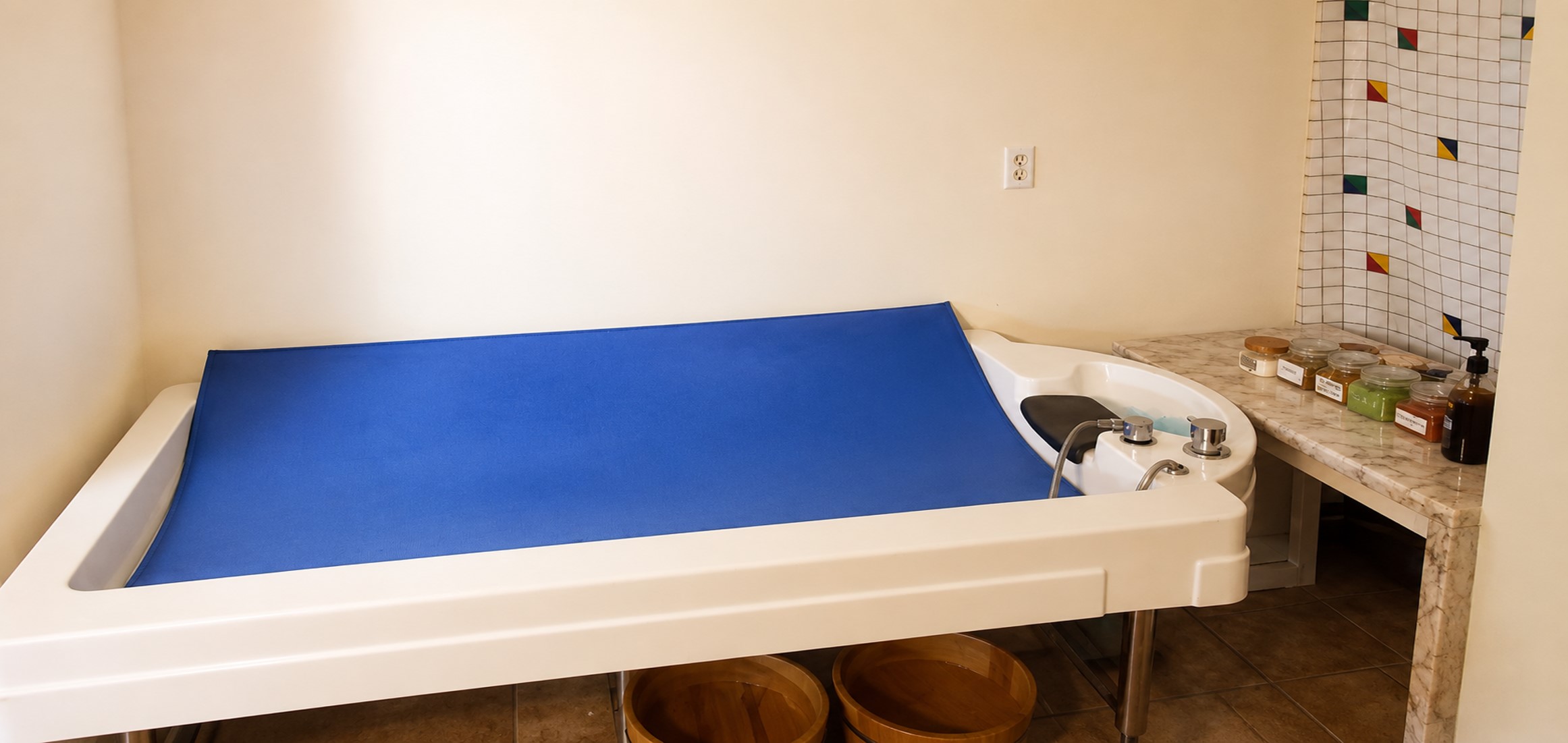 Body shower room at Five Points Massage